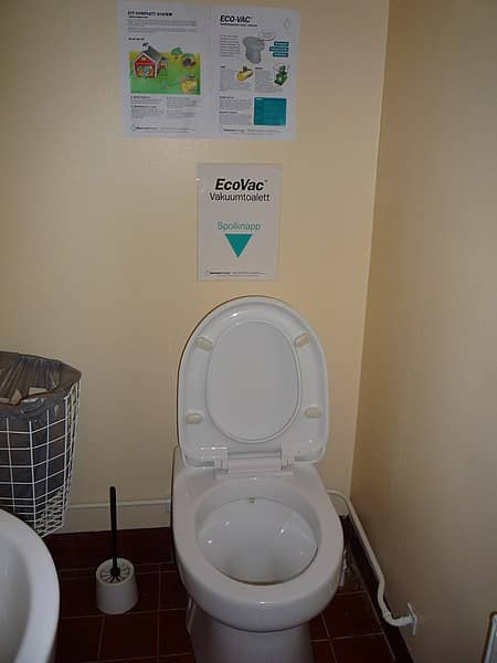 Dry flush toilet